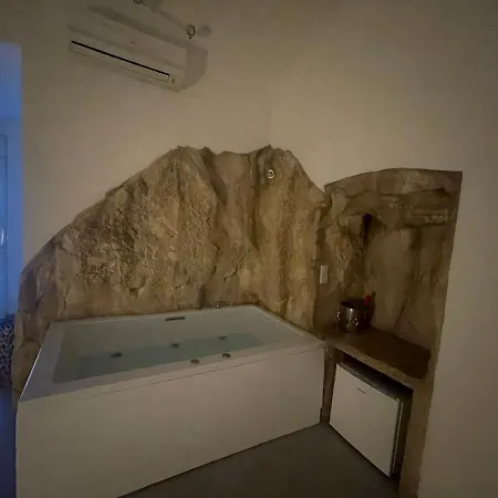 B&B Suite Anfiteatro Pozzuoli-2